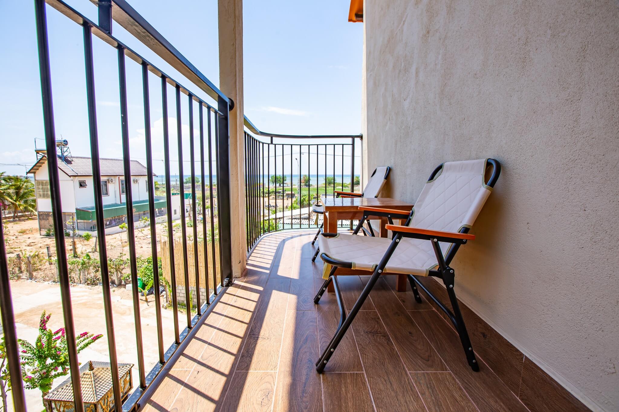 Deluxe Sea View Room thumbnail 10
