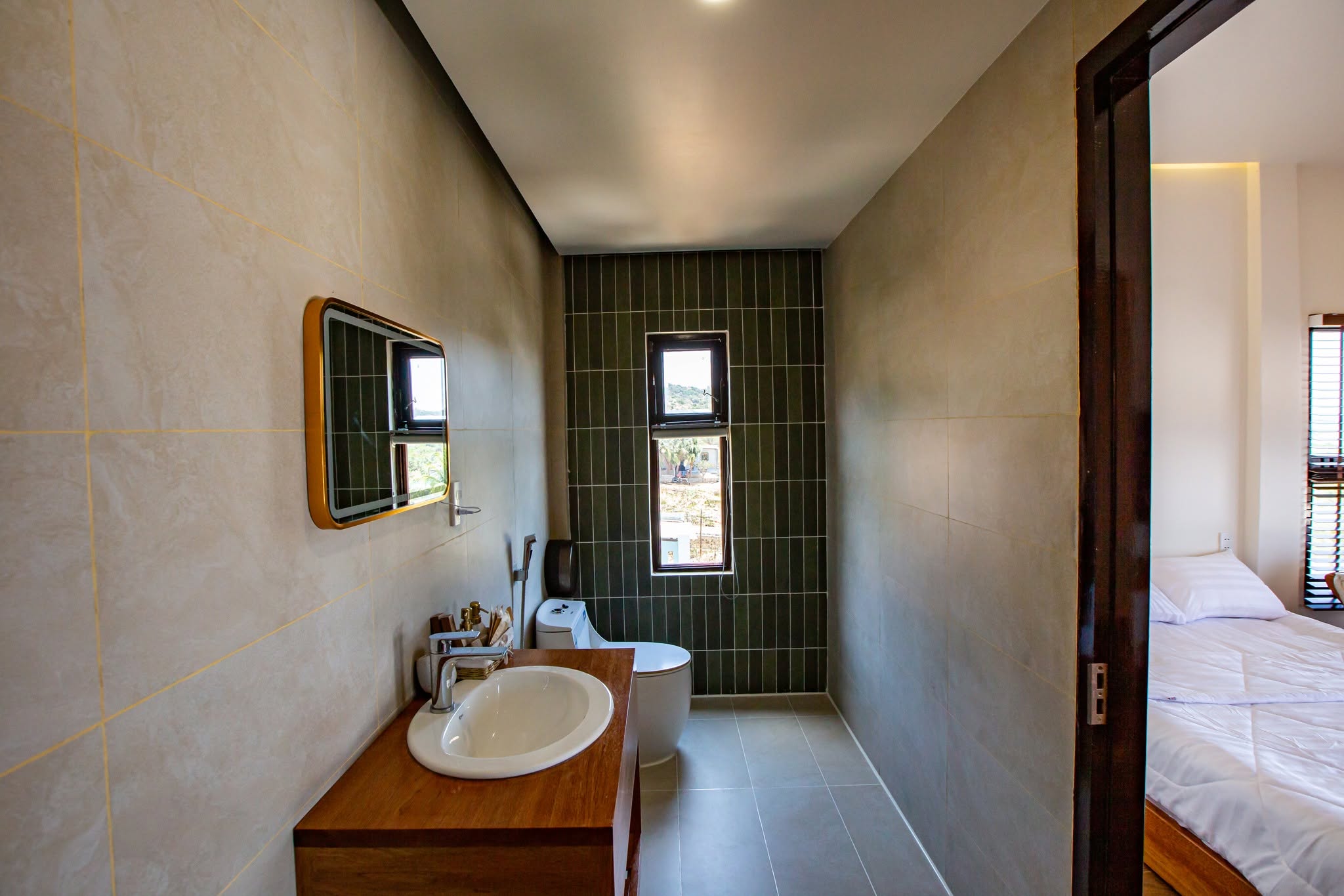 Deluxe Sea View Room (VIP) thumbnail 10