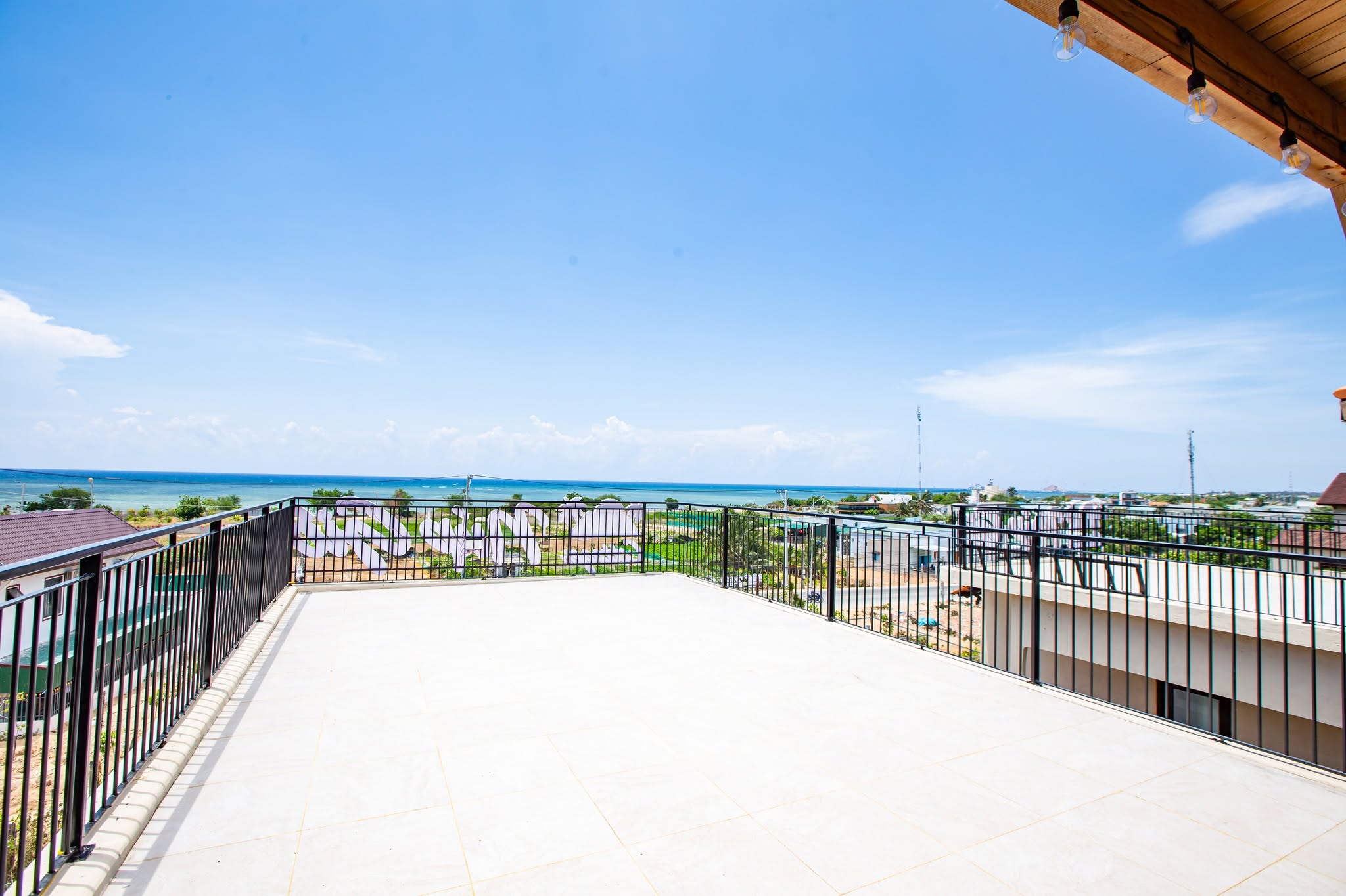 Deluxe Sea View Room (VIP) thumbnail 7
